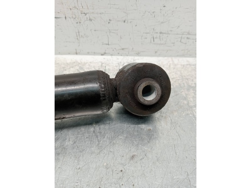 Recambio de amortiguador trasero izquierdo para kia rio (yb) 1.2 cat referencia OEM IAM 55300H8250  