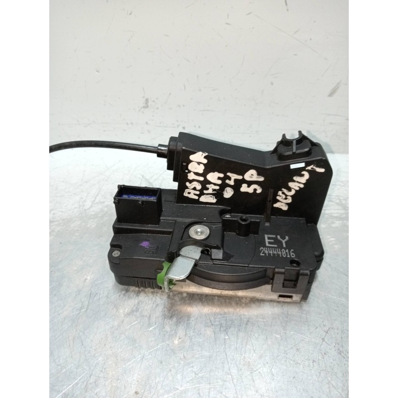 Recambio de motor cierre centralizado delantero derecho para opel astra h berlina referencia OEM IAM 24444016  