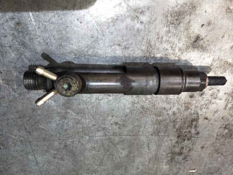 Recambio de inyector para volkswagen lt caja cerrada / combi (mod. 1997) lt 35 caja cerrada referencia OEM IAM 0432193511 074130