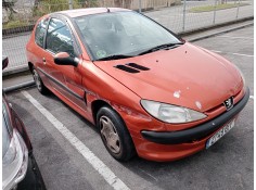 peugeot 206 berlina del año 2001