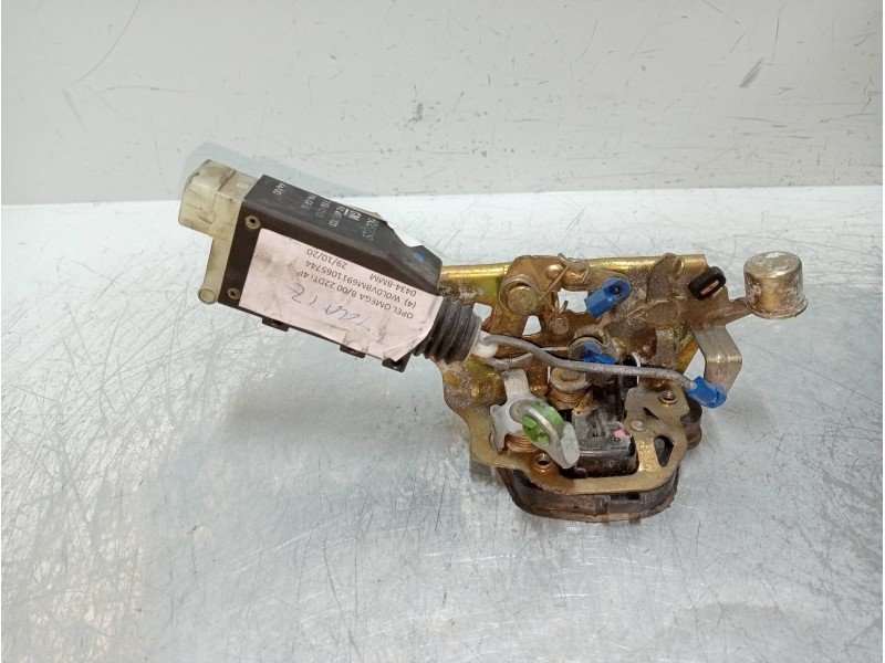 Recambio de motor cierre centralizado trasero izquierdo para opel omega b elegance berlina referencia OEM IAM 24425288  4P
