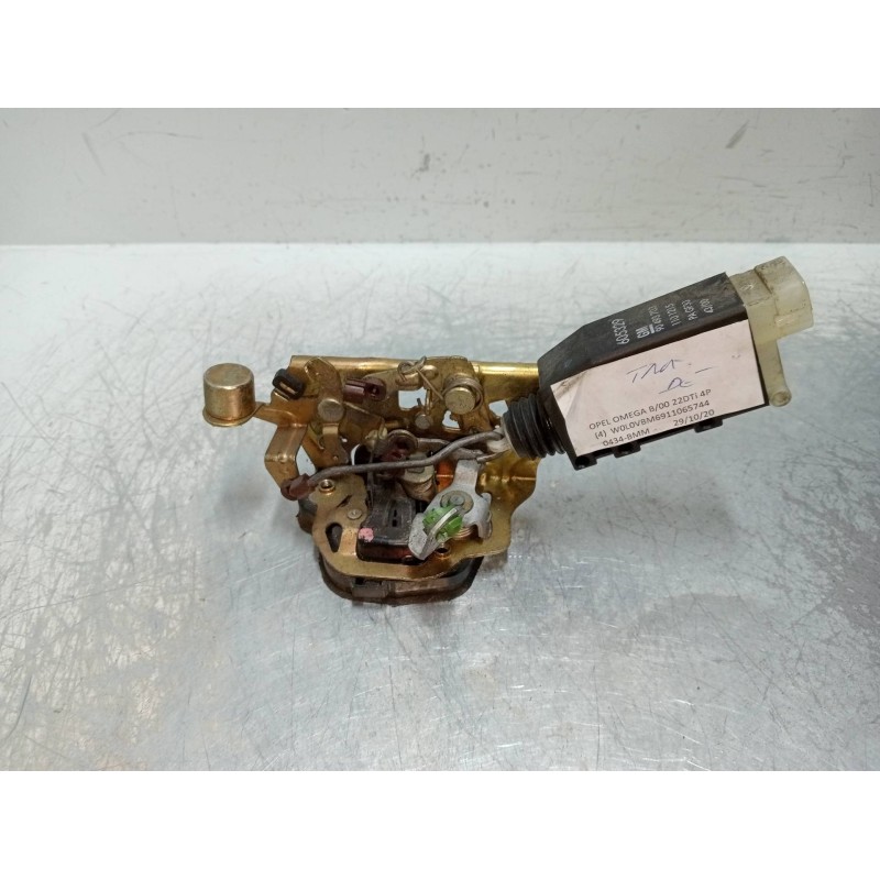 Recambio de motor cierre centralizado trasero derecho para opel omega b elegance berlina referencia OEM IAM 24425287  4P