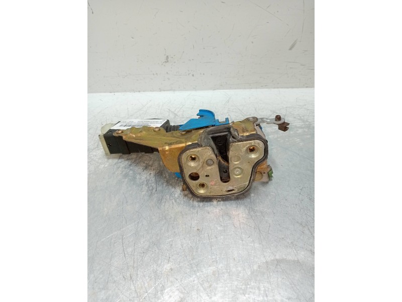 Recambio de motor cierre centralizado delantero derecho para opel omega b elegance berlina referencia OEM IAM 90493702 24425284 