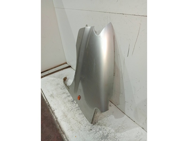 Recambio de aleta delantera izquierda para hyundai h 1 2.5 turbodiesel referencia OEM IAM   