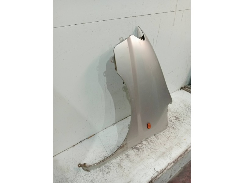 Recambio de aleta delantera izquierda para hyundai h 1 2.5 turbodiesel referencia OEM IAM   