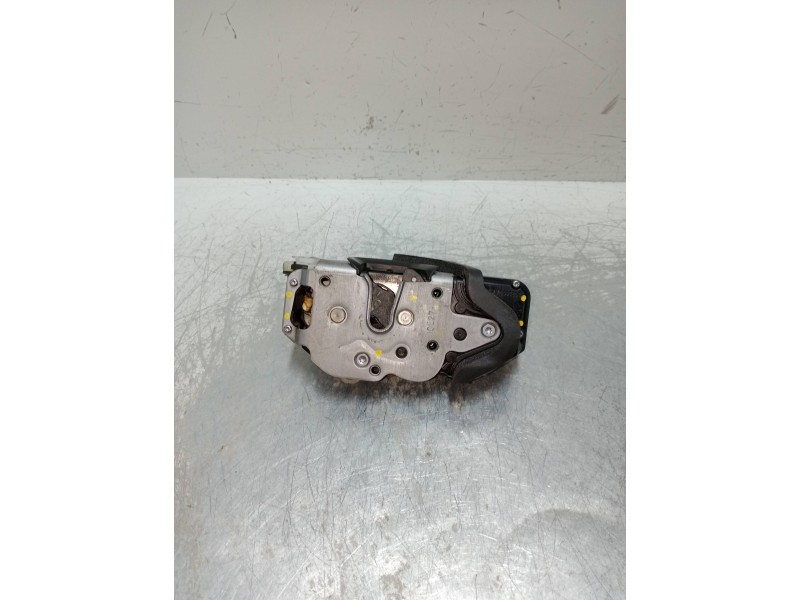Recambio de motor cierre centralizado delantero derecho para opel insignia berlina 2.0 cdti cat referencia OEM IAM 13577984  4P