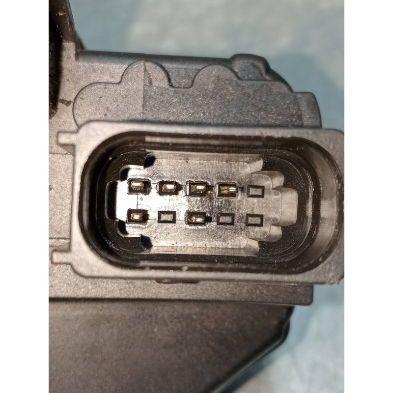 Recambio de motor cierre centralizado trasero izquierdo para opel insignia berlina 2.0 cdti cat referencia OEM IAM 13578024  4P