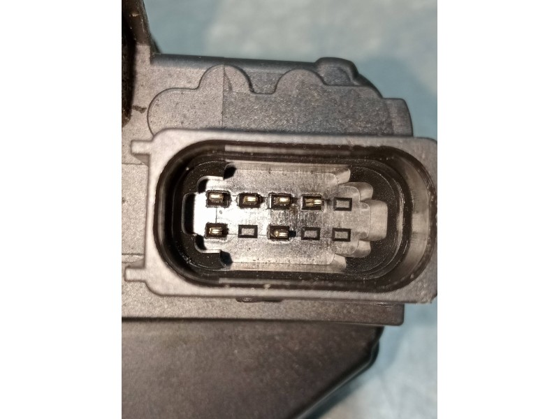 Recambio de motor cierre centralizado trasero izquierdo para opel insignia berlina 2.0 cdti cat referencia OEM IAM 13578024  4P