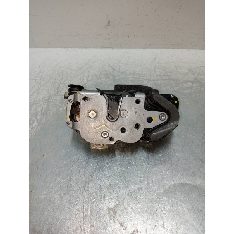 Recambio de motor cierre centralizado trasero derecho para opel insignia berlina 2.0 cdti cat referencia OEM IAM 13578025  4P