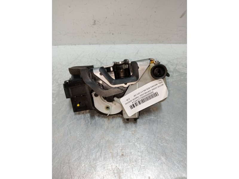 Recambio de motor cierre centralizado trasero derecho para opel insignia berlina 2.0 cdti cat referencia OEM IAM 13578025  4P
