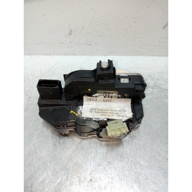 Recambio de motor cierre centralizado trasero derecho para opel insignia berlina 2.0 cdti cat referencia OEM IAM 13578025  4P