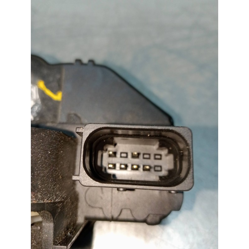 Recambio de motor cierre centralizado trasero derecho para opel insignia berlina 2.0 cdti cat referencia OEM IAM 13578025  4P