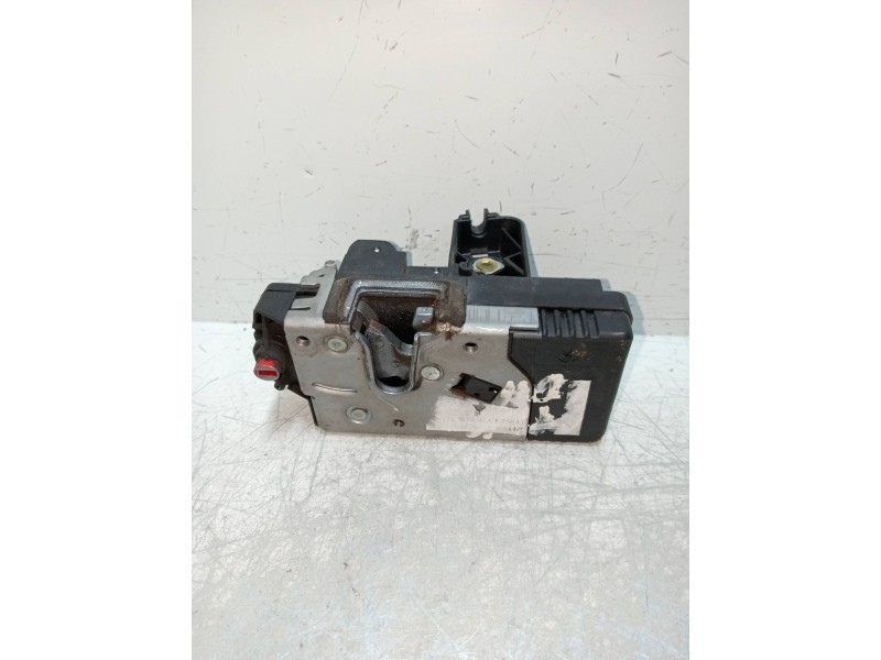 Recambio de motor cierre centralizado trasero derecho para opel meriva 1.7 16v cdti referencia OEM IAM 13154794  5P