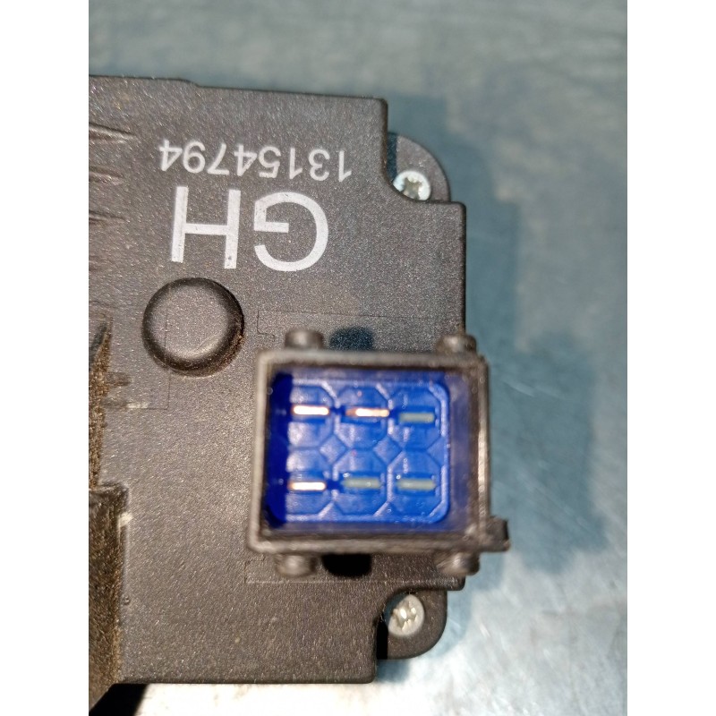 Recambio de motor cierre centralizado trasero derecho para opel meriva 1.7 16v cdti referencia OEM IAM 13154794  5P