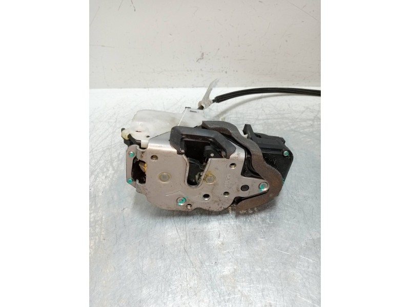 Recambio de motor cierre centralizado delantero derecho para opel insignia berlina 1.8 16v referencia OEM IAM 13503802  5P