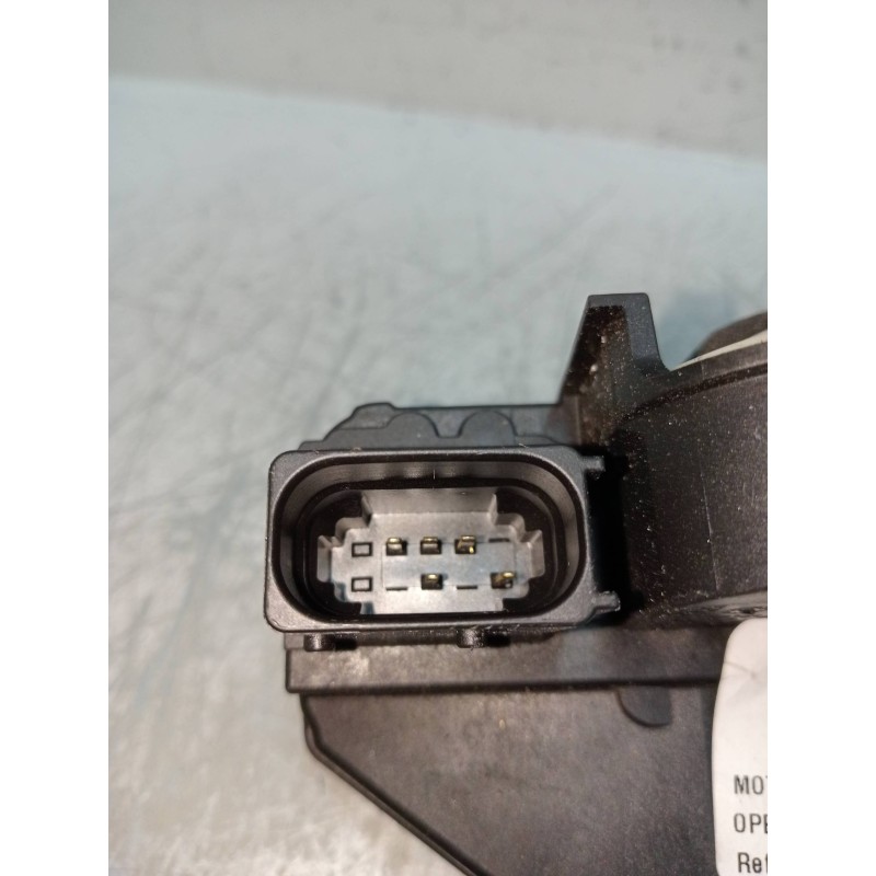 Recambio de motor cierre centralizado delantero derecho para opel insignia berlina 1.8 16v referencia OEM IAM 13503802  5P