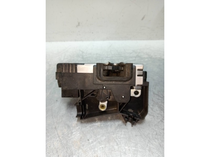 Recambio de motor cierre centralizado delantero derecho para opel corsa c 1.7 16v di cat (y 17 dtl / lk8) referencia OEM IAM 244