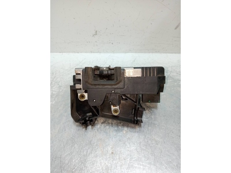 Recambio de motor cierre centralizado delantero izquierdo para opel corsa c blue line referencia OEM IAM 13154791 5P 5P