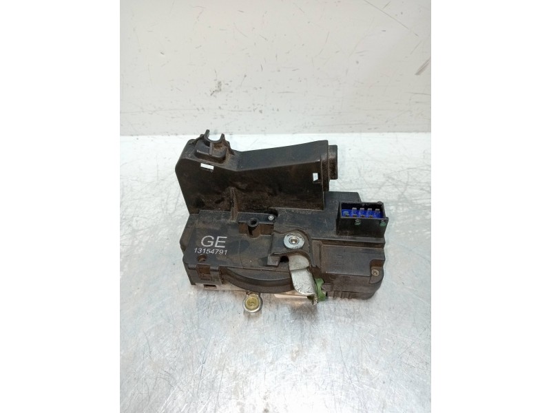 Recambio de motor cierre centralizado delantero izquierdo para opel corsa c blue line referencia OEM IAM 13154791 5P 5P