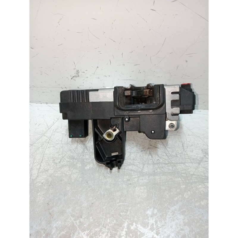 Recambio de motor cierre centralizado trasero derecho para opel corsa c blue line referencia OEM IAM 13154794  5P