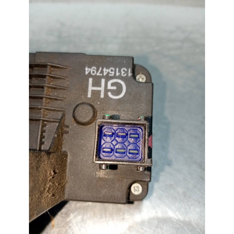 Recambio de motor cierre centralizado trasero derecho para opel corsa c blue line referencia OEM IAM 13154794  5P