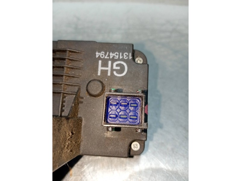 Recambio de motor cierre centralizado trasero derecho para opel corsa c blue line referencia OEM IAM 13154794  5P