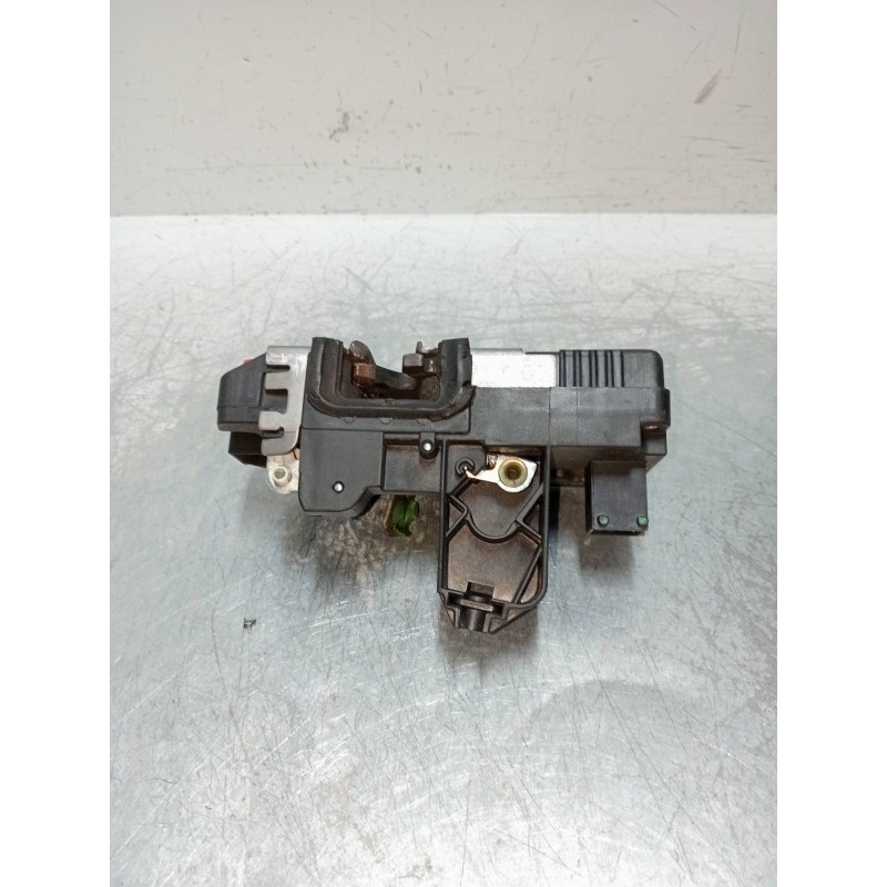 Recambio de motor cierre centralizado trasero izquierdo para opel corsa c blue line referencia OEM IAM 13154793  5P
