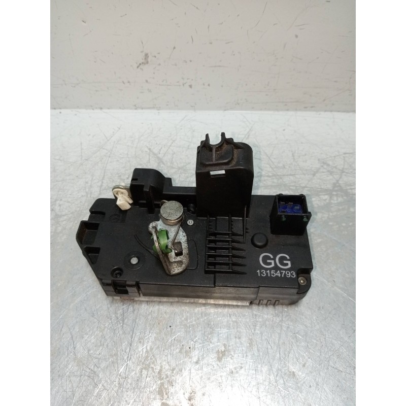 Recambio de motor cierre centralizado trasero izquierdo para opel corsa c blue line referencia OEM IAM 13154793  5P