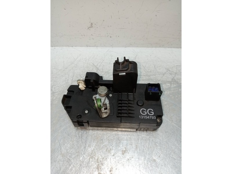Recambio de motor cierre centralizado trasero izquierdo para opel corsa c blue line referencia OEM IAM 13154793  5P