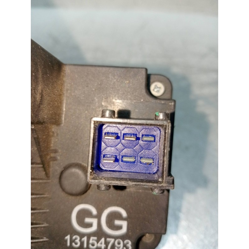 Recambio de motor cierre centralizado trasero izquierdo para opel corsa c blue line referencia OEM IAM 13154793  5P