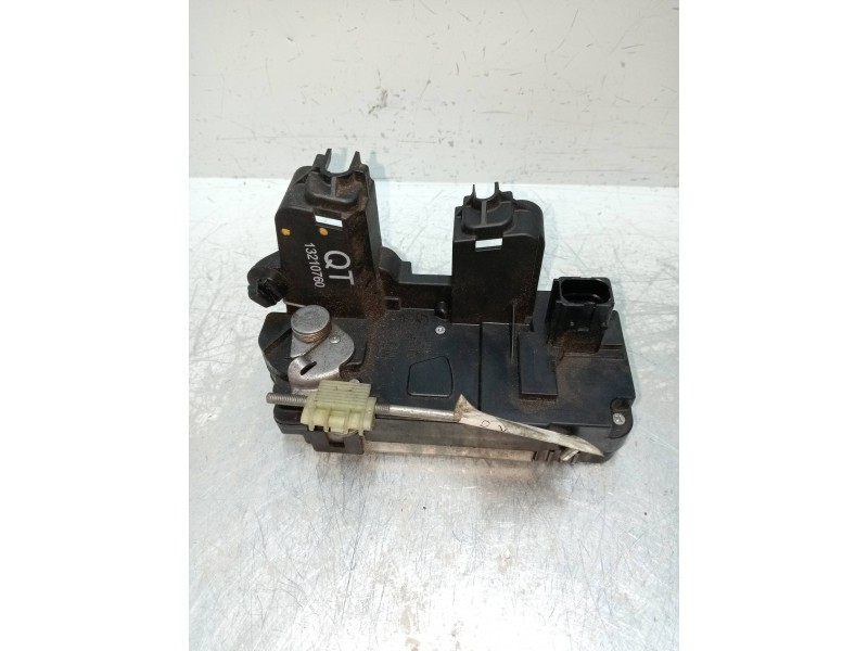 Recambio de motor cierre centralizado trasero izquierdo para opel vectra c berlina 1.8 16v referencia OEM IAM 13210760  5P