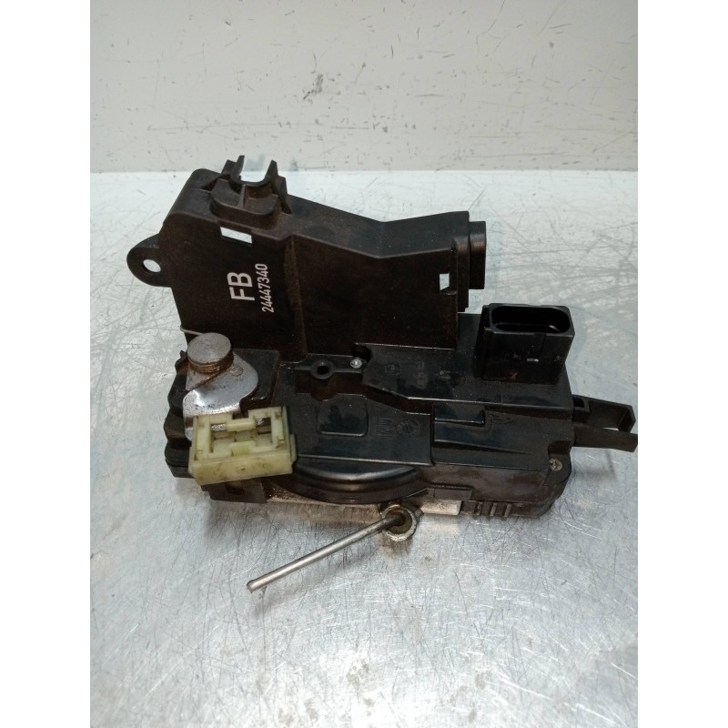 Recambio de motor cierre centralizado delantero izquierdo para opel vectra c berlina club referencia OEM IAM 24447340  4P