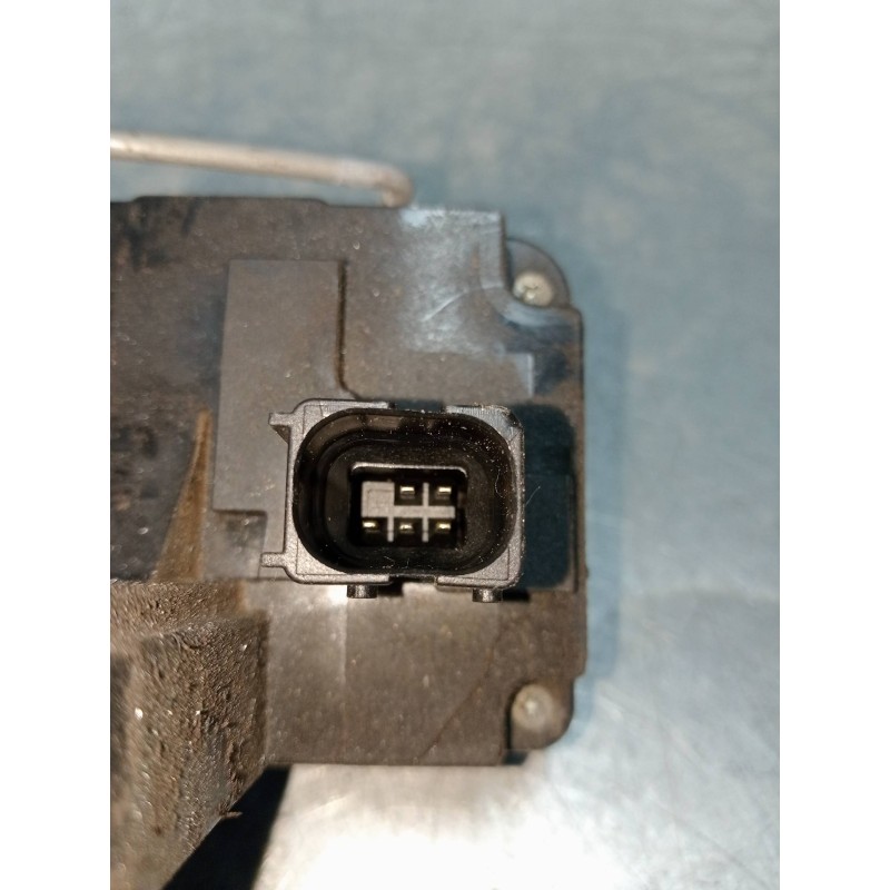 Recambio de motor cierre centralizado trasero derecho para opel vectra c berlina comfort referencia OEM IAM 24447346  4P