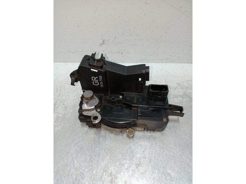 Recambio de motor cierre centralizado delantero izquierdo para opel vectra c caravan elegance referencia OEM IAM 13157763  5P