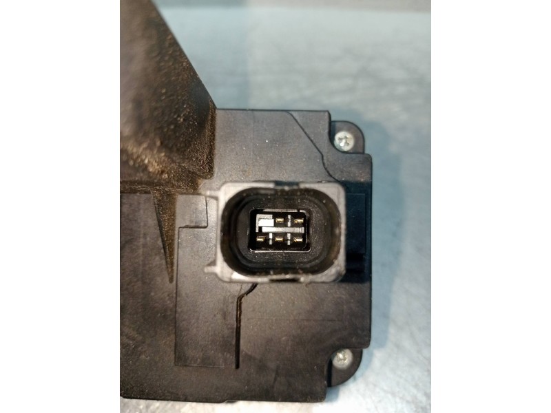 Recambio de motor cierre centralizado trasero izquierdo para opel vectra c berlina 1.9 16v cdti cat (z 19 dth / lrd) referencia 