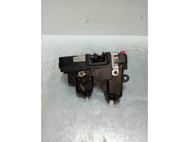 Recambio de motor cierre centralizado trasero derecho para opel vectra c berlina 1.9 cdti referencia OEM IAM 13210761  5P