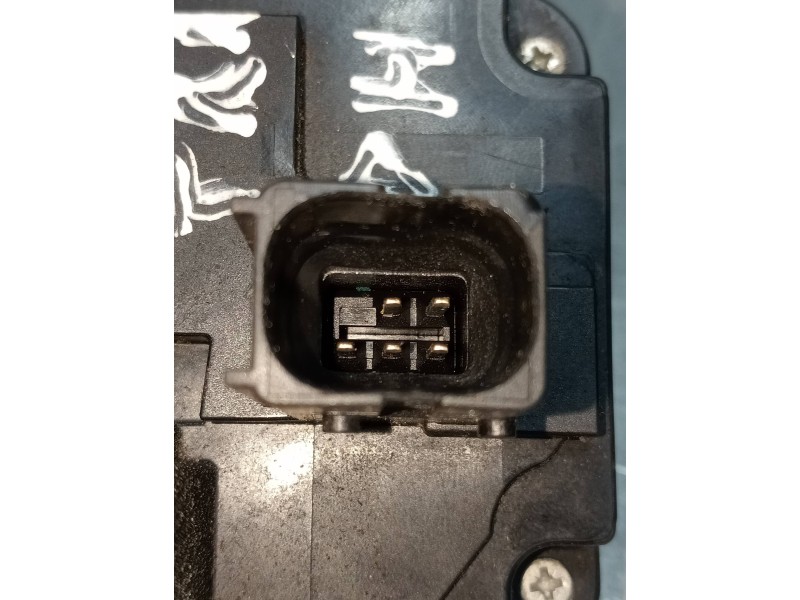 Recambio de motor cierre centralizado trasero derecho para opel vectra c berlina 1.9 cdti referencia OEM IAM 13210761  5P