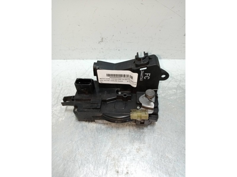 Recambio de motor cierre centralizado delantero derecho para opel vectra c berlina comfort referencia OEM IAM 24447341  4P