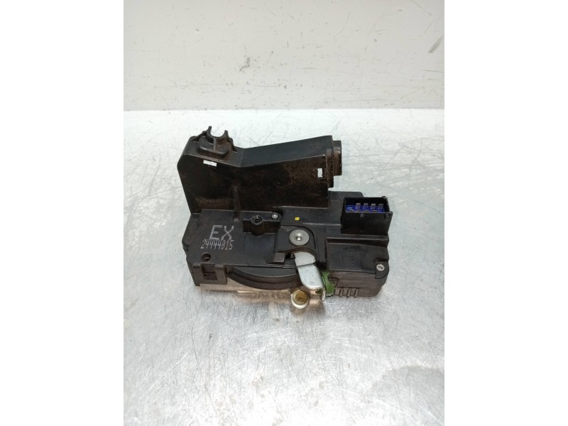 Recambio de motor cierre centralizado delantero izquierdo para opel zafira a 2.0 dti referencia OEM IAM 24444015  5P