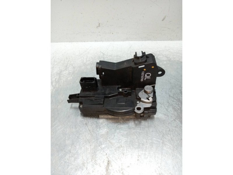 Recambio de motor cierre centralizado delantero derecho para opel vectra c berlina 1.8 16v referencia OEM IAM 13210765  5P