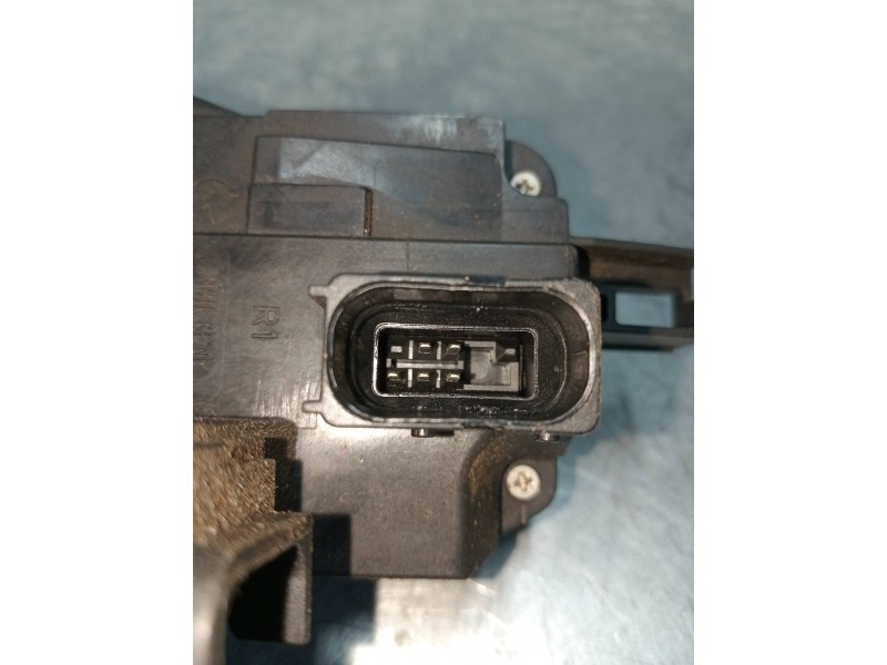 Recambio de motor cierre centralizado delantero derecho para opel vectra c berlina 1.8 16v referencia OEM IAM 13210765  5P