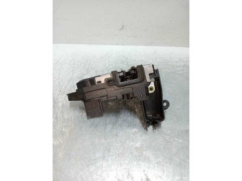 Recambio de motor cierre centralizado delantero derecho para opel zafira b 2.2 16v cat (z 22 yh / lch) referencia OEM IAM 132107