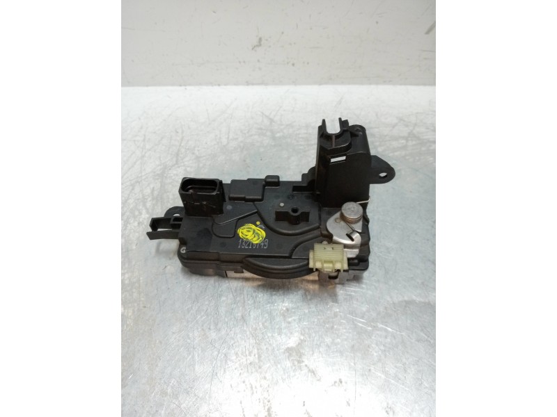 Recambio de motor cierre centralizado delantero derecho para opel zafira b 2.2 16v cat (z 22 yh / lch) referencia OEM IAM 132107