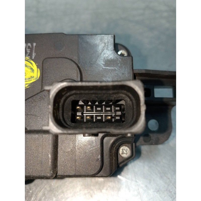 Recambio de motor cierre centralizado delantero derecho para opel zafira b 2.2 16v cat (z 22 yh / lch) referencia OEM IAM 132107
