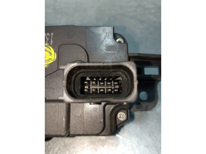 Recambio de motor cierre centralizado delantero derecho para opel zafira b 2.2 16v cat (z 22 yh / lch) referencia OEM IAM 132107