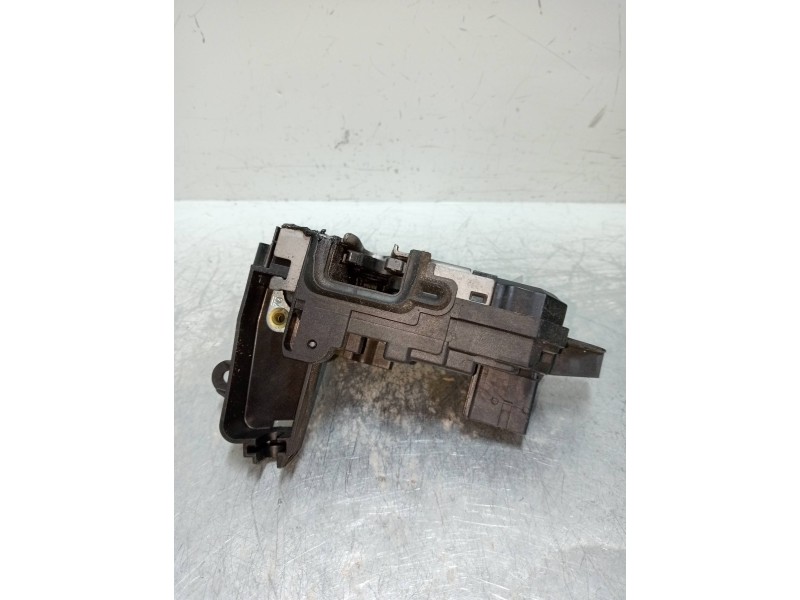 Recambio de motor cierre centralizado delantero izquierdo para opel zafira b 2.2 16v cat (z 22 yh / lch) referencia OEM IAM   5P