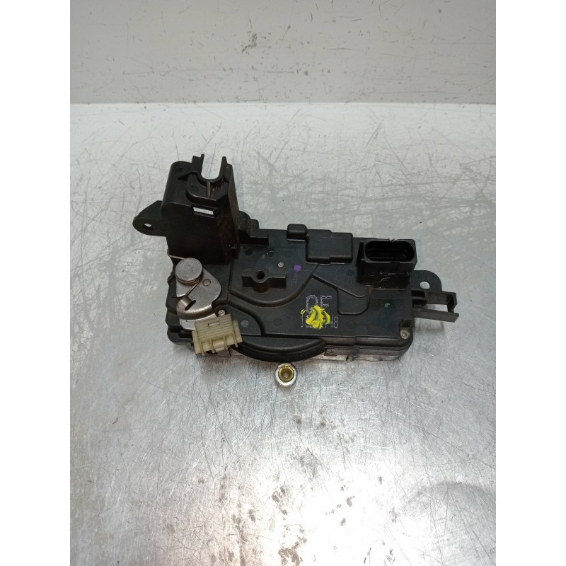 Recambio de motor cierre centralizado delantero izquierdo para opel zafira b 2.2 16v cat (z 22 yh / lch) referencia OEM IAM   5P