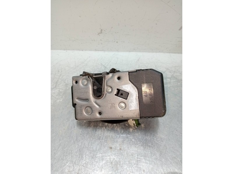 Recambio de motor cierre centralizado delantero derecho para opel zafira a 2.0 dti referencia OEM IAM 24444016  5P