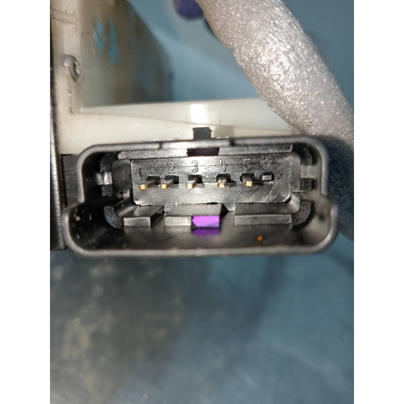 Recambio de motor cierre centralizado delantero derecho para peugeot 208 1.4 hdi fap referencia OEM IAM 45027185 5P 5P