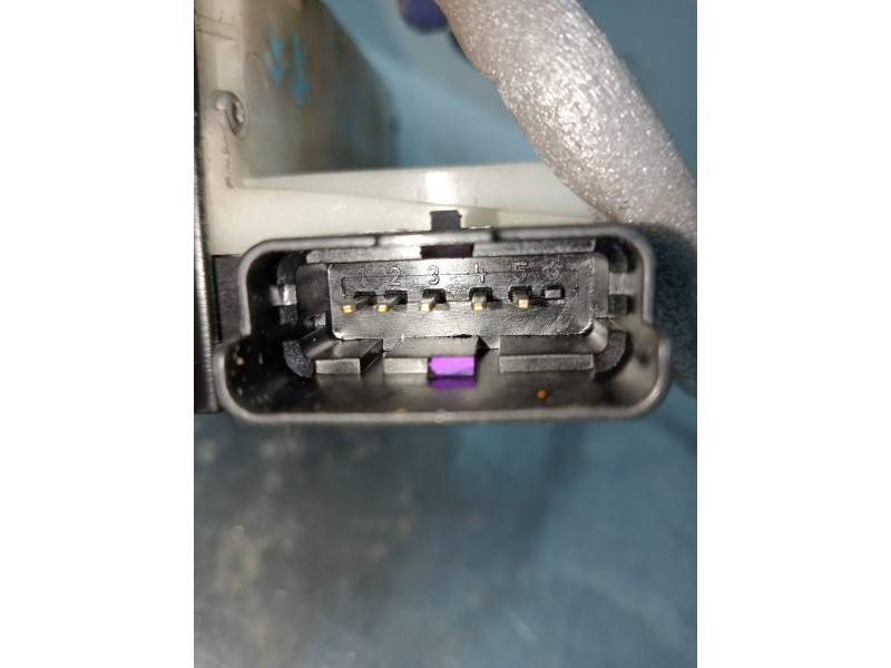 Recambio de motor cierre centralizado delantero derecho para peugeot 208 1.4 hdi fap referencia OEM IAM 45027185 5P 5P